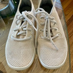 Allbirds Women’s Tree Runners 6 Kauri Stone White sole